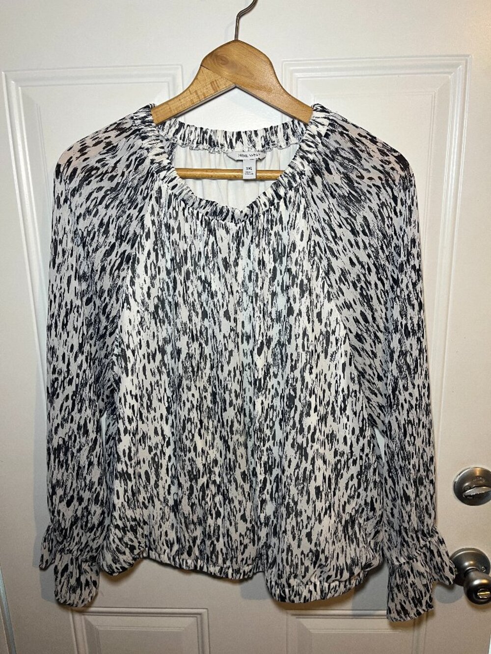 Nine West XXL Black White Animal Print Peasant Blouse Flowy Top